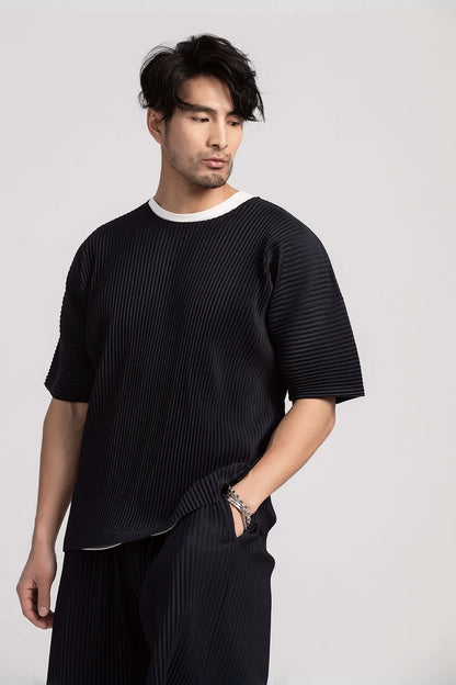 Elegant Pleated T-Shirt for Men - Fashion Black Short Sleeve Sports Top